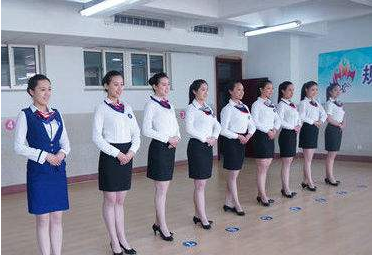 國內(nèi)航空公司面試注意事項(xiàng)之東航、海航禮儀服務(wù)詳解